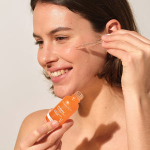 NOVEXPERT SOIN PEELING ECLAT VITAMINE C 30 ML – Image 2