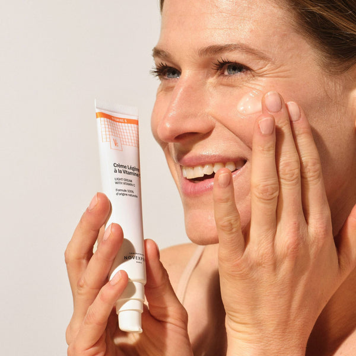 NOVEXPERT CREME LEGERE ANTI AGE A LA VITAMINE C 40 ML – Image 3
